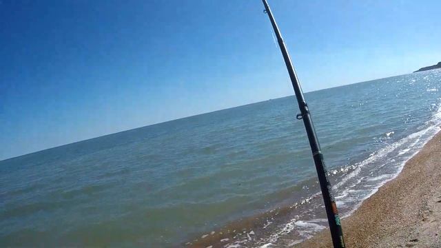 РЫБАЛКА НА МОРЕ В КОНЦЕ МАРТА 2020г. РЫБАЛКА С БЕРЕГА НА УДОЧКУ смотреть онлайн