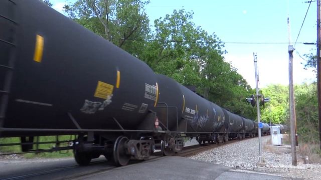 Rare CSX EMD SD70MAC Leading Empty Ethanol Tank Train смотреть онлайн