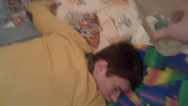 как надо будить друзей 3... смотреть онлайн