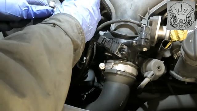 Ford S-MAX 2009 oil, oil filter change, screenwash fluid and coolant check смотреть онлайн