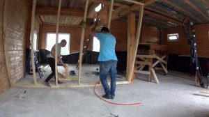 Плавающая перегородка в доме из бруса, как сделать