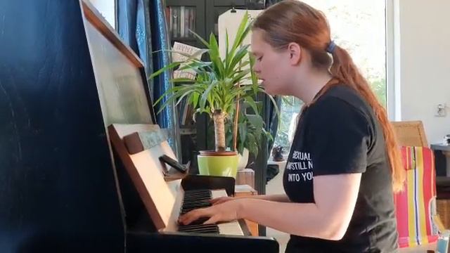 She used to be mine cover (again) смотреть онлайн