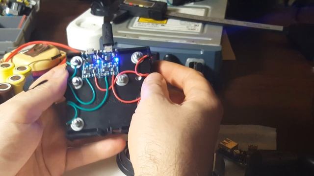 Бюджетная зарядка 18650 (своими руками) смотреть онлайн