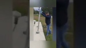 Монтаж  уличного флагштока