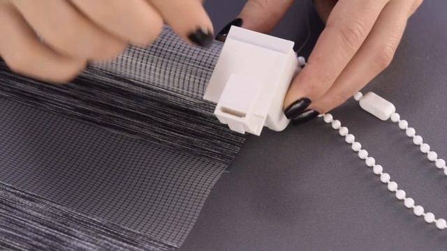 Установка рулонной шторы день ночь Sola на окно. Инструкция по монтажу рольшторы. смотреть онлайн