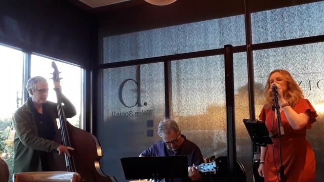 Harold, Dave, and Meredith perform While My Guitar Gently Weeps at Point B on October 22, 2023 смотреть онлайн