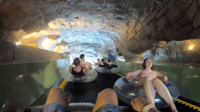 The Plunge Waterslide at Aquaventure Waterpark Dubai смотреть онлайн
