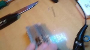 Снимаем вентилятор с моторчика фена.