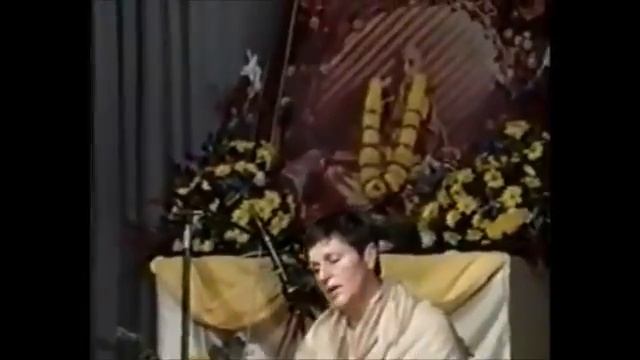 Yamuna Devi Dasi - full devotional bhajan - London.mp4 смотреть онлайн