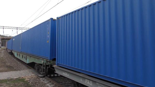 Электровозы ВЛ80С-1358/979 и ВЛ80С-2726 с грузовыми поездами смотреть онлайн