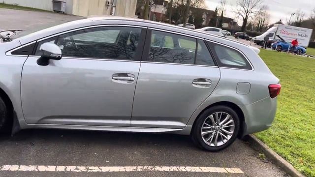 Toyota Avensis 1.6 D-4D Business Edition Touring Sports (s/s) 5dr смотреть онлайн