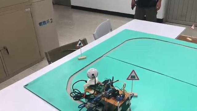 Python+Opencv 交通號誌辨識結合語音提醒 (Traffic signal recognition combined with voice reminder) смотреть онлайн