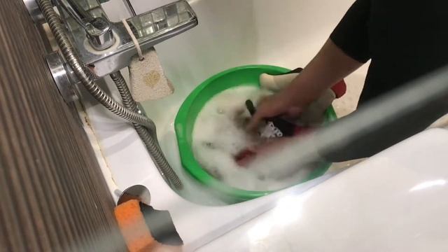 КАК ПРАВИЛЬНО МЫТЬ ВРАТАРСКИЕ ПЕРЧАТКИ на примере ADIDAS PREDATOR смотреть онлайн