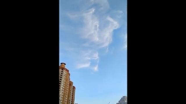 РЕАЛЬНО ЕСТЬ ЛИЦО! Даю подсказку - персонаж из сказки.... А может есть те, кто видят что-то своё? смотреть онлайн