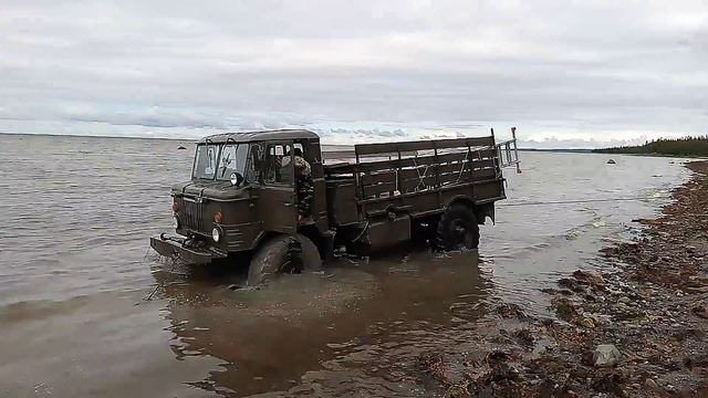 Спасение ГАЗ 66 из синей глины. ЗИЛ 130 с двигателем Д245 смотреть онлайн