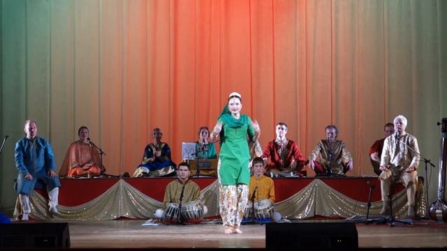танец Бангра _ Аня Цыба _ 08.04.2017 ДК Родина г. Бердск смотреть онлайн