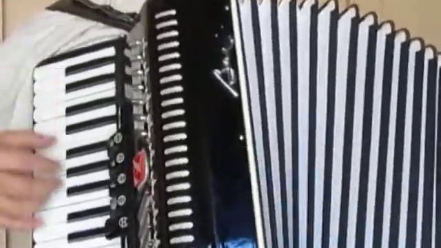 60 bass accordion with case for sale $100 смотреть онлайн