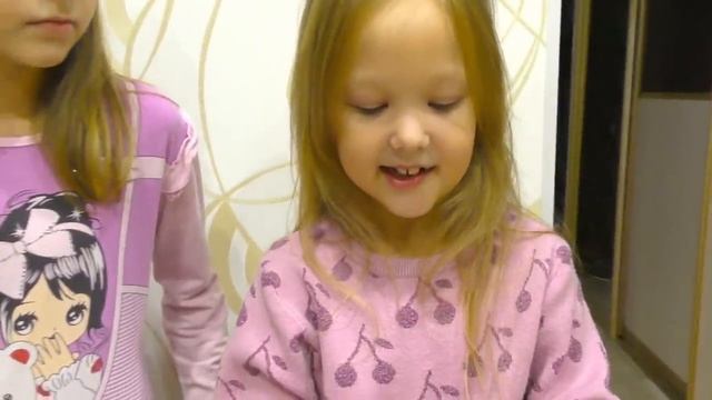 Правда или Действие #1! Какой Челлендж самый сложный для Риты и Арины? Sisters Family смотреть онлайн