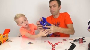 Трансформеры MeCard. Трансформация Игрушечных Машинок в Крутых Роботов. Turning MeCard.