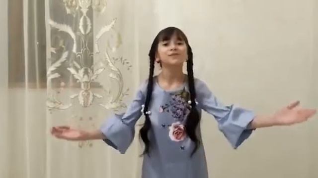 песня,, МАМА ДЛЯ МАМОНТЁНКА" поет чеченка НИКАЕВА АЛИЯ. смотреть онлайн