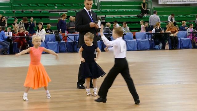 Наши жгут! Бальные танцы! Ча-ча-ча, Самба, Медленный вальс, СММ Соло Дети 0+1 смотреть онлайн