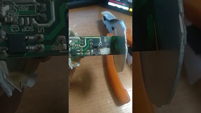 Небезопасная работа светодиодных лампочек Эра Часть первая. Гарантия и срок службы не соответствует смотреть онлайн