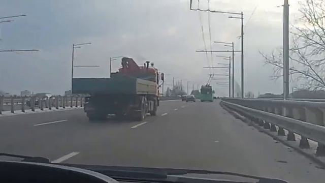 Харьков Салтовка23 ноября 2023г. пр. ГЕРОЇВ ХАРКОВА! смотреть онлайн