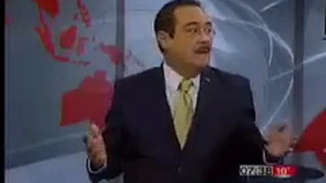 López Dóriga me la pela; conductor de noticias Marcos Martínez смотреть онлайн