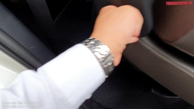 Đánh giá xe Toyota Fortuner 2.4GAT 2019 (Máy dầu số tự động 1 cầu) khuyến mãi cực lớn. смотреть онлайн