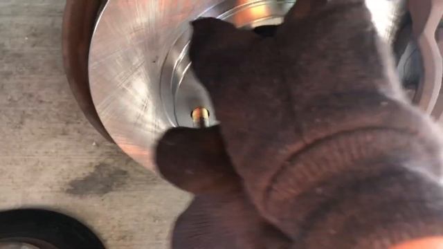 Замена тормозных дисков и колодок на Hyundai Santa Fe 2003 года