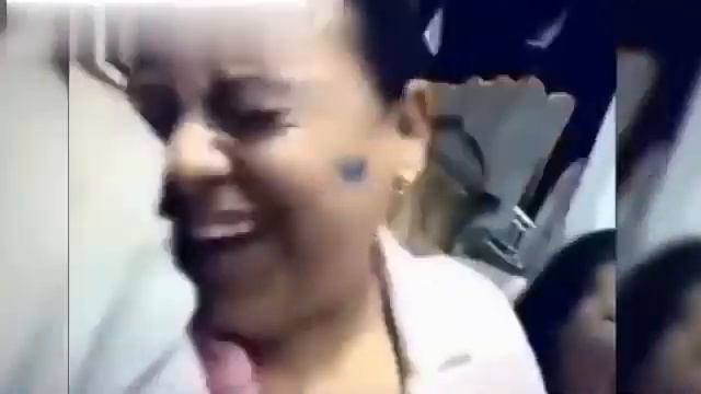 Источник этого клипа неизвестен, но, судя по всему, человек, который загру смотреть онлайн