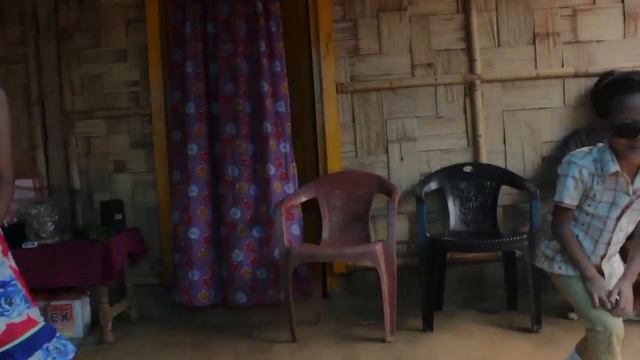 HOW KIDS (HILLS TIWA) REACT IN FRONT OF CAMERA смотреть онлайн