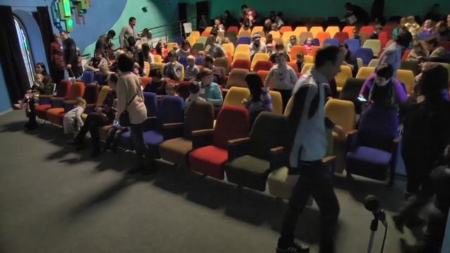 РЕПОРТАЖ. ЖЕЛТАЯ ЗЕМЛЯНАЯ СВИНЬЯ НАСТУПАЕТ! смотреть онлайн