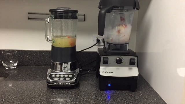 Vitamix 5300 vs Kitchen Aid 5-speed blender test: Apple juice смотреть онлайн