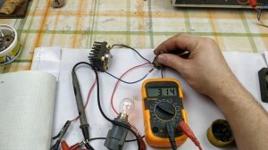 Супер-простой регулятор напряжения! Всего три детали!