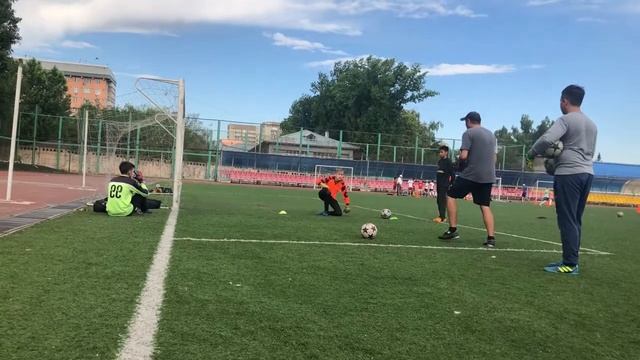 Тренировка вратарей 2004 смотреть онлайн