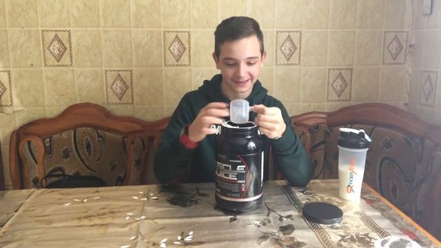 Гейнер MUSCLE JUICE REVOLUTION2600 смотреть онлайн