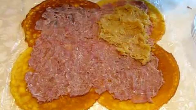 Блинчатый рулет с капустой и свининой смотреть онлайн