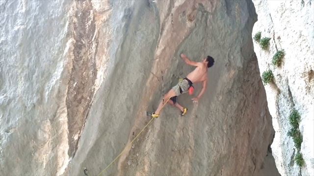 Rock Climbing: Genius Loci 9a | Adam Ondra смотреть онлайн