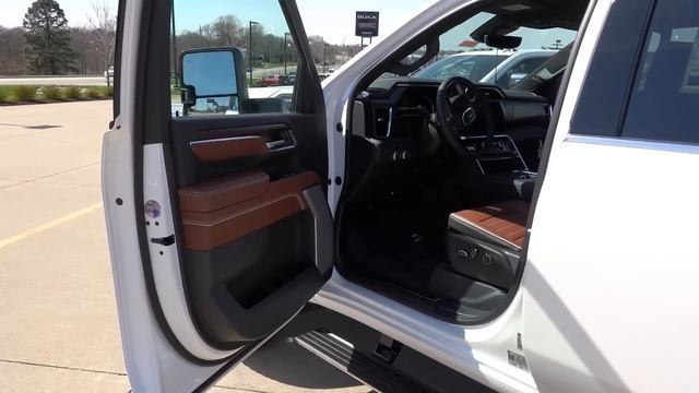 2024 GMC Sierra 2500HD Denali vs Denali Ultimate | Differences Explained! смотреть онлайн