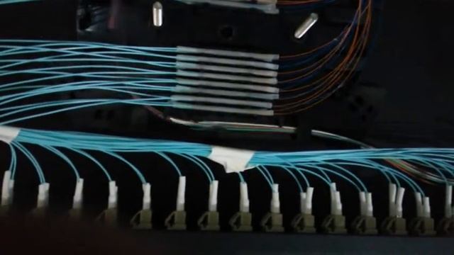 Сварка КРОСа на 48 волокон,кабель ММ/ ОМ3 смотреть онлайн