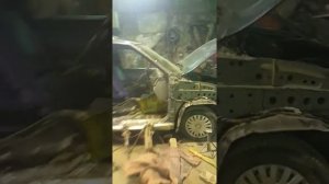 Боковой удар авто. Вытянуть  порог,стойку.