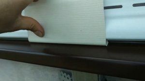 Как закрепить стартовую планку ПВХ сайдинга правильно.