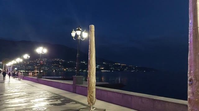 Крым.Приморская набережная вечером. смотреть онлайн