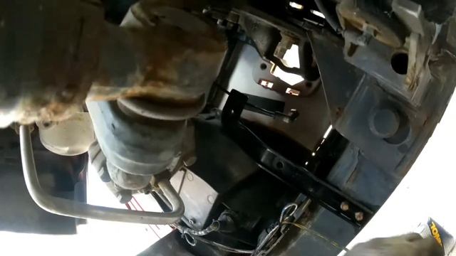 Меняем Пневматический Сигнал Сами - VOLVO FH 12. смотреть онлайн