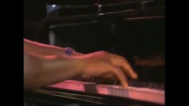 Nina Simone - My Baby Just Cares For Me (Live at Montreux) смотреть онлайн