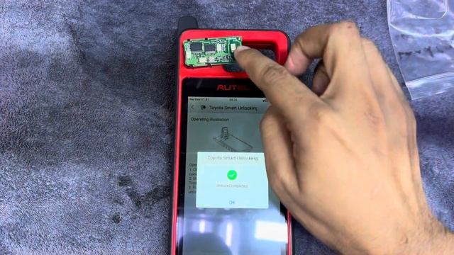 How to unlock Toyota Lexus Smart key using Autel Km100 смотреть онлайн