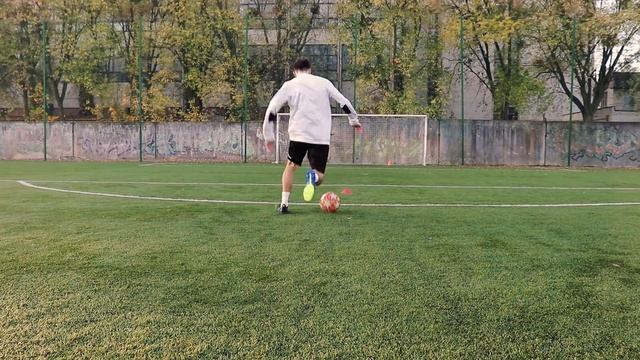 ТРЕНИРОВКА УДАРОВ БЕЗ ПАРТНЕРА! УПРАЖНЕНИЯ ДЛЯ СИЛЬНОГО И ТОЧНОГО УДАРА В ФУТБОЛЕ! УДАРЫ В ДВИЖЕНИИ смотреть онлайн