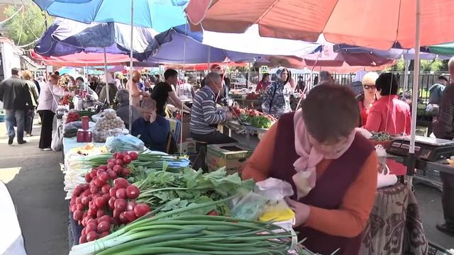 На рынке по ул. Звездной создадут около 200 дополнительных торговых мест смотреть онлайн