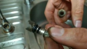 Ремонт крана фильтра . Почему может протекать кран ?